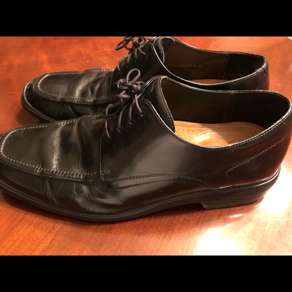Cole Hahn Black Cap Toe Dress Shoe - Size 11 - Picture 2 of 3